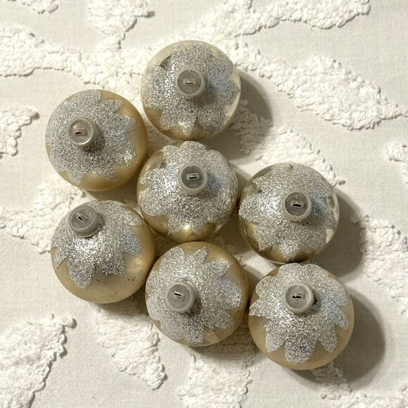 7 Vintage Shiny Brite Snow Cap Glass Christmas Ornaments Plastic Cap USA Mixed - Picture 8 of 14